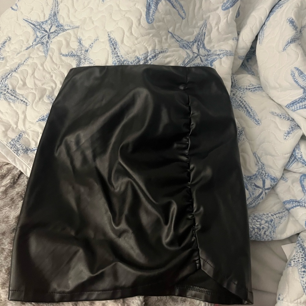 black tight leather skirt